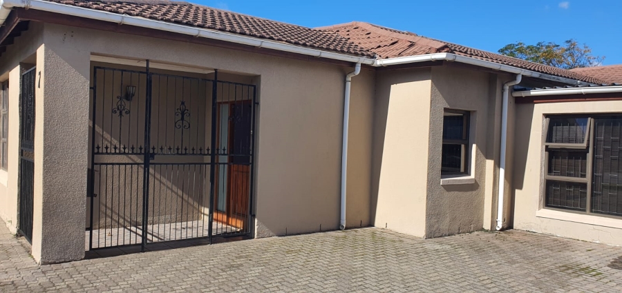 4 Bedroom Property for Sale in Elsies River Western Cape